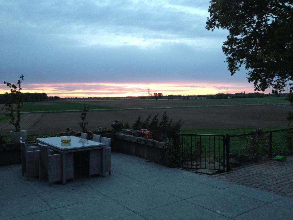B&B Op de Brabantse Wal Halsteren Exterior foto